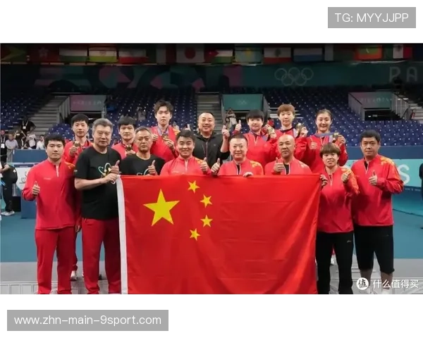 冠军球队庆祝巡游引来市民自发参与，冠军球址汇